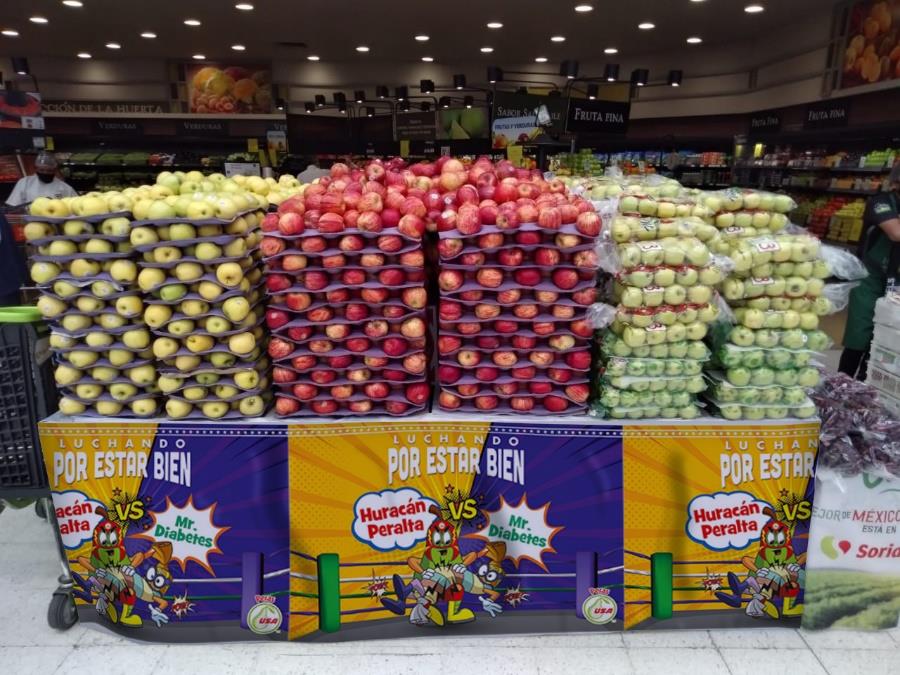 Variedad de manzanas Pure Harvest en punto de venta